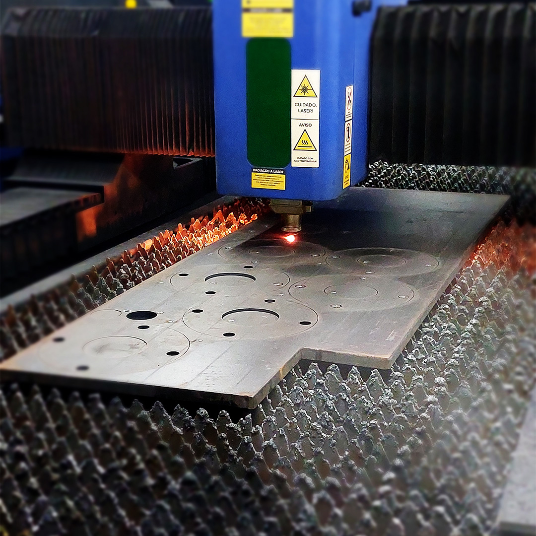Corte a laser de peça metálica - FD Indústria Metalúrgica