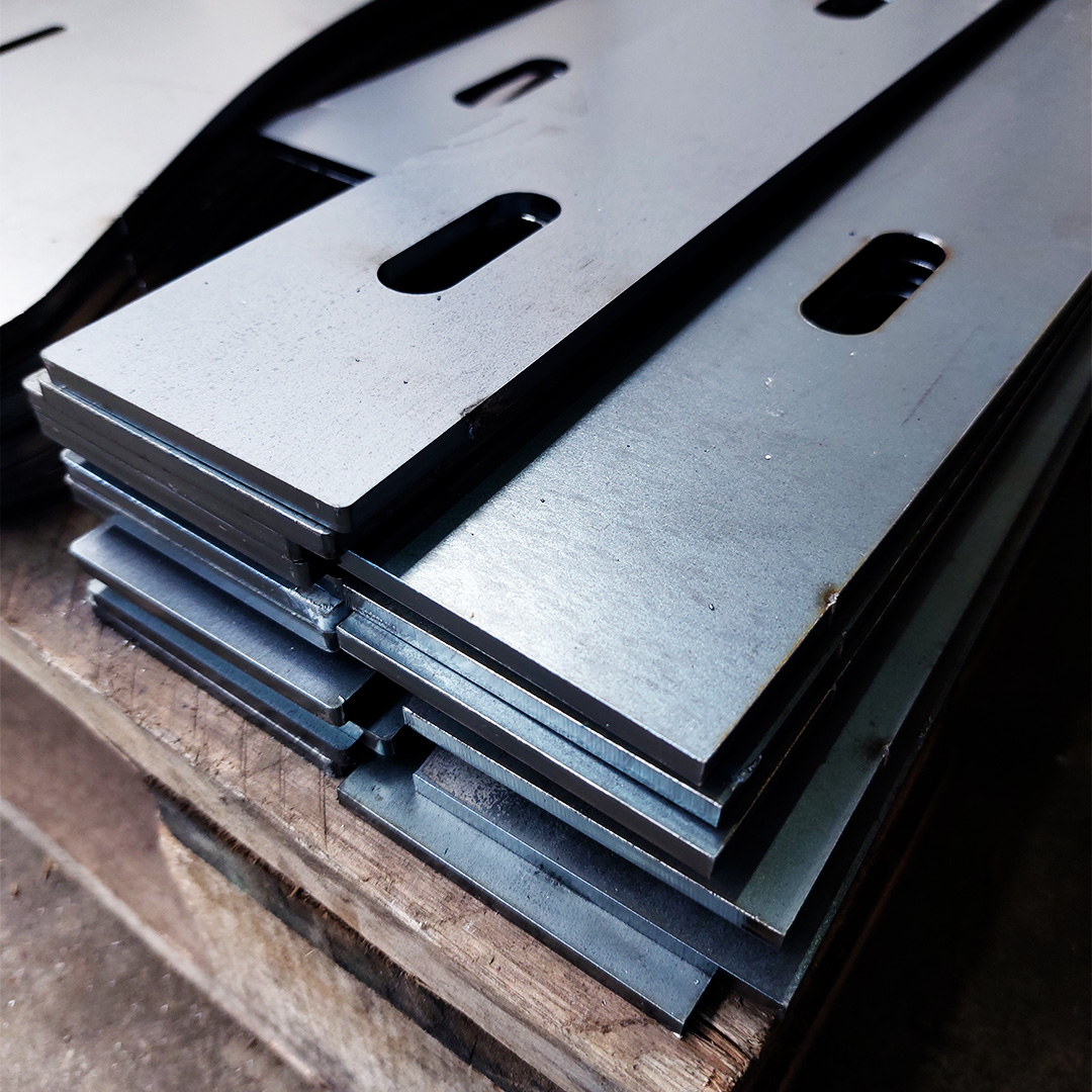 Corte a laser de peça metálica - FD Indústria Metalúrgica